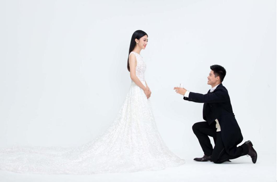 蘇炳添十月大婚曝光婚紗照 將娶青梅竹馬美嬌妻