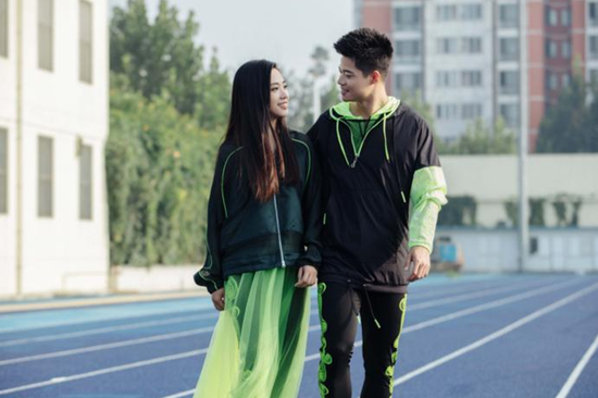 蘇炳添十月大婚曝光婚紗照 將娶青梅竹馬美嬌妻