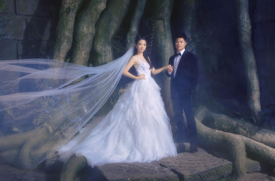 蘇炳添十月大婚曝光婚紗照 將娶青梅竹馬美嬌妻