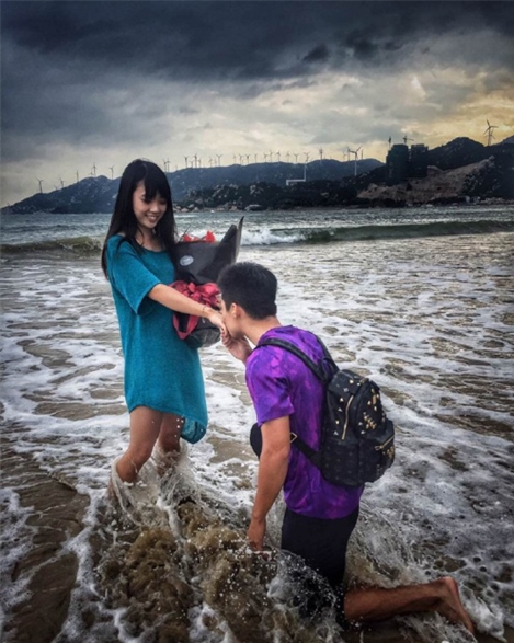 蘇炳添十月大婚曝光婚紗照 將娶青梅竹馬美嬌妻