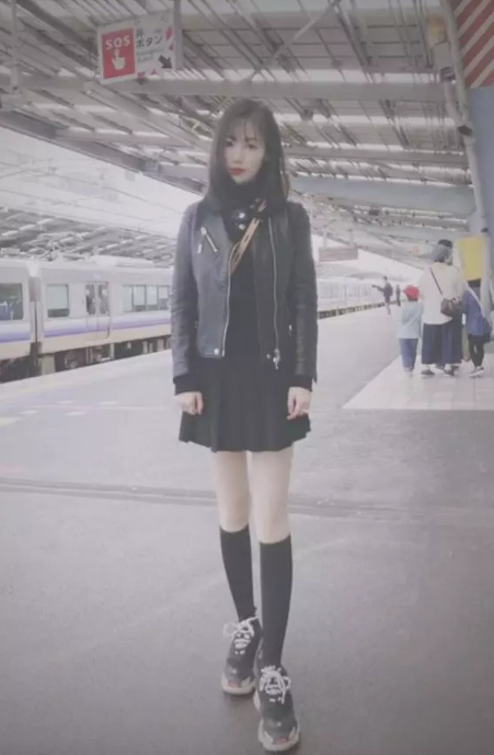 馬蓉日本游玩好瀟灑 左手大鉆戒十分吸睛