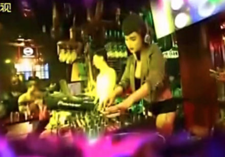 李子柒做過電音DJ 夜店打碟舊照被曝光